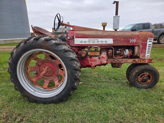 Image of Farmall 350 equipment image 3