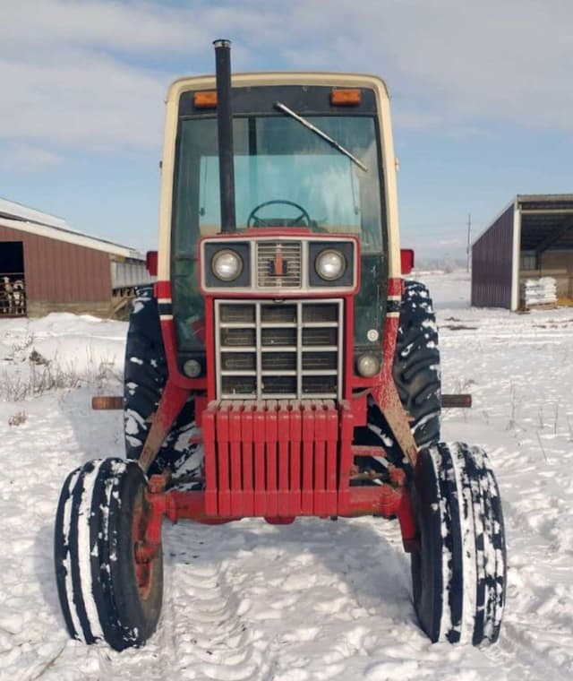 Image of International Harvester 1586 equipment image 2