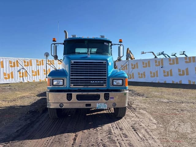 Image of Mack CHU613 equipment image 1