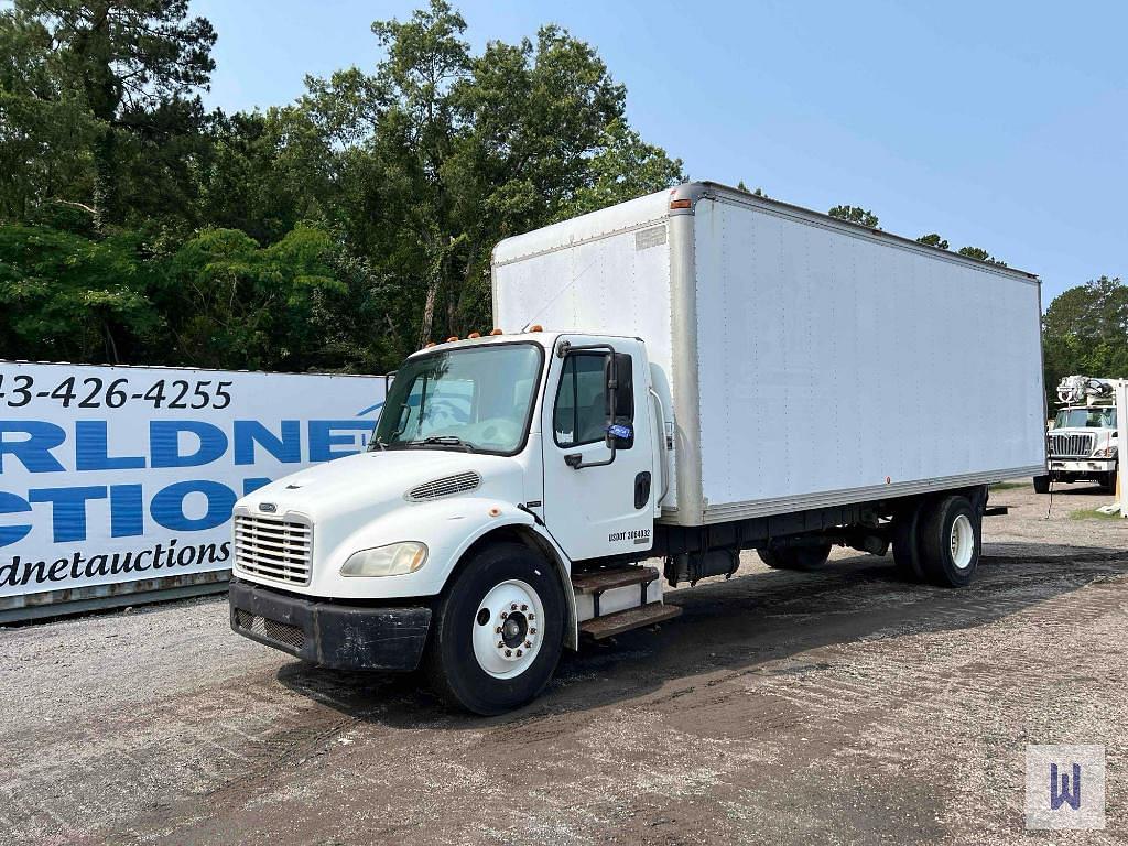 Image of Freightliner M2 106 Primary image