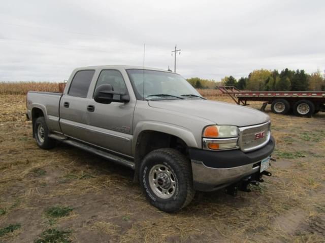 Image of GMC 2500HD equipment image 2