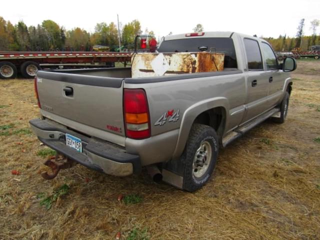 Image of GMC 2500HD equipment image 4