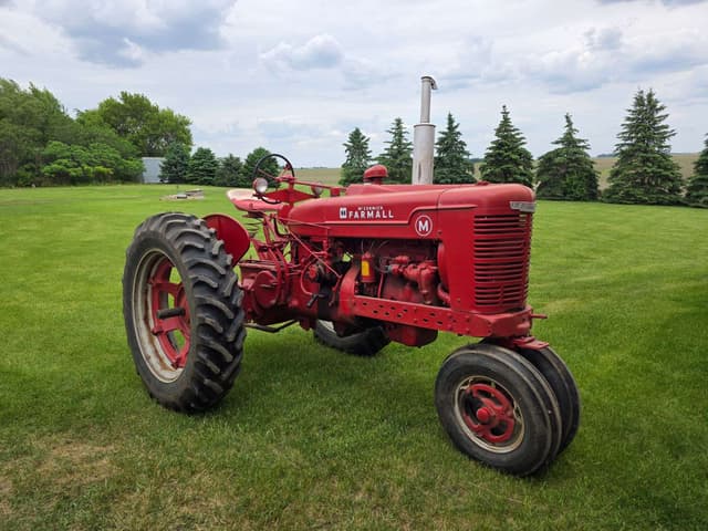 Image of Farmall M equipment image 2