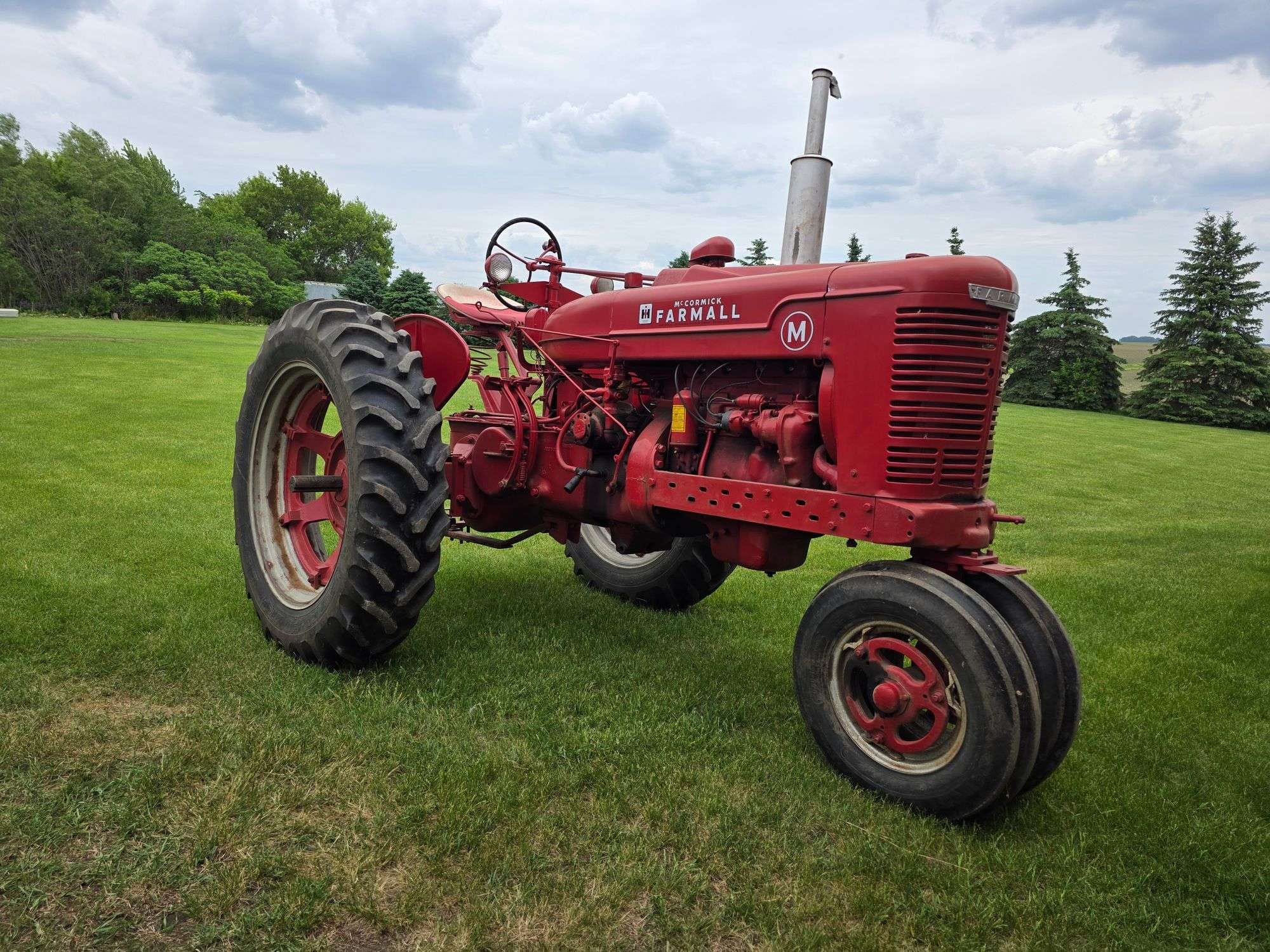 1951 Farmall M Equipment Image0