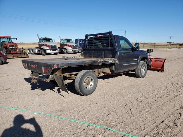 Image of Chevrolet 2500 equipment image 2