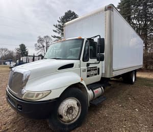 2002 International 4300 Image