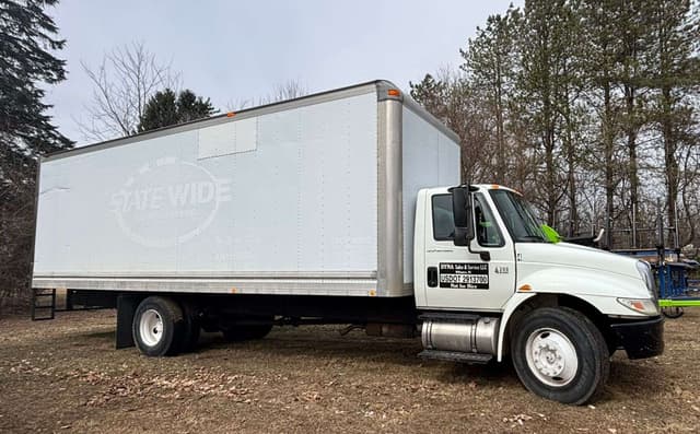 Image of International 4300 equipment image 1