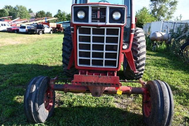 Image of International Harvester 1086 equipment image 2