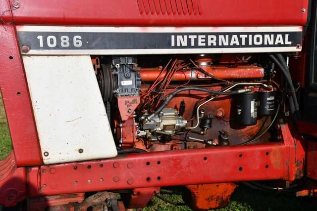 Image of International Harvester 1086 equipment image 1