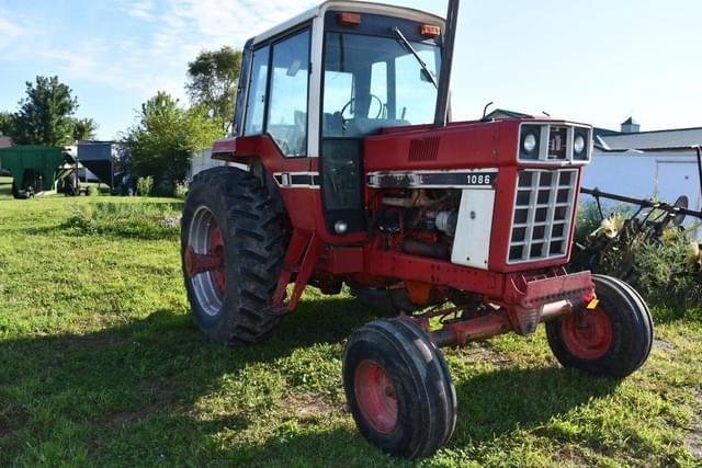 Image of International Harvester 1086 equipment image 4