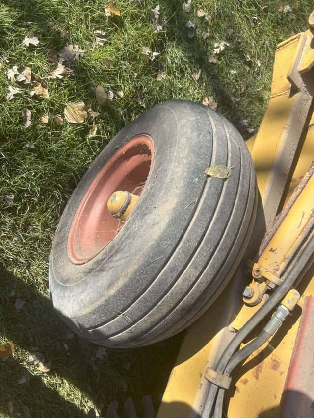 Image of Haybuster L-106 equipment image 3