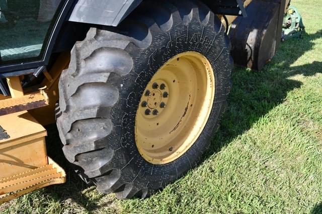 Image of Ford 555D equipment image 4