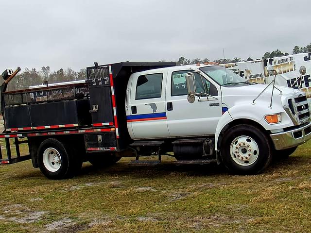 Image of Ford F-650 equipment image 3