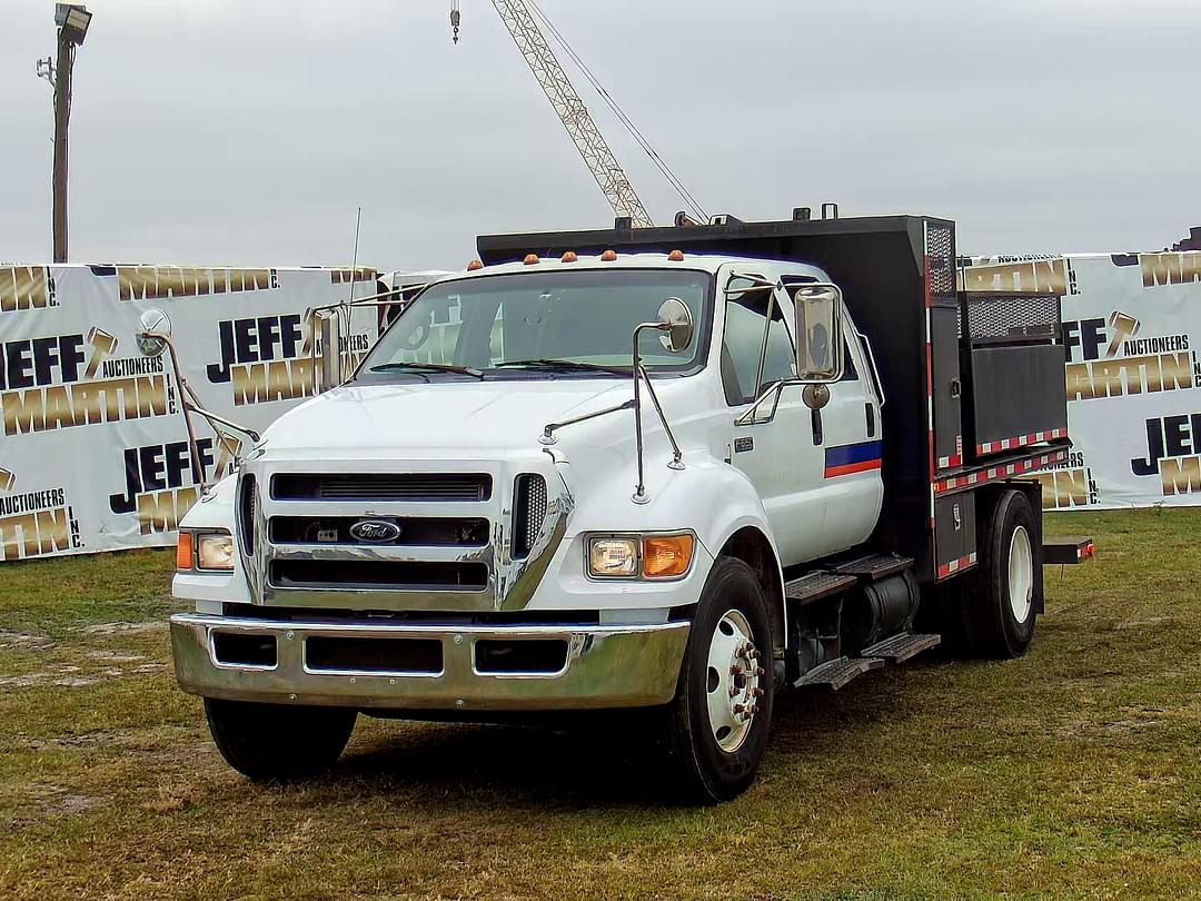 Image of Ford F-650 Primary image