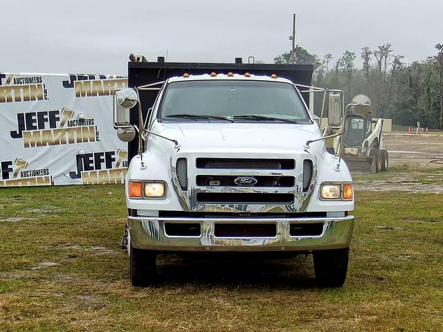 Image of Ford F-650 equipment image 2