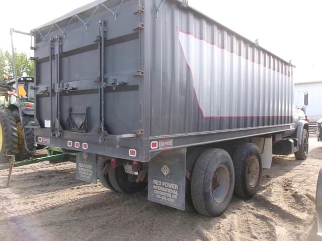 Image of Chevrolet C65 equipment image 3