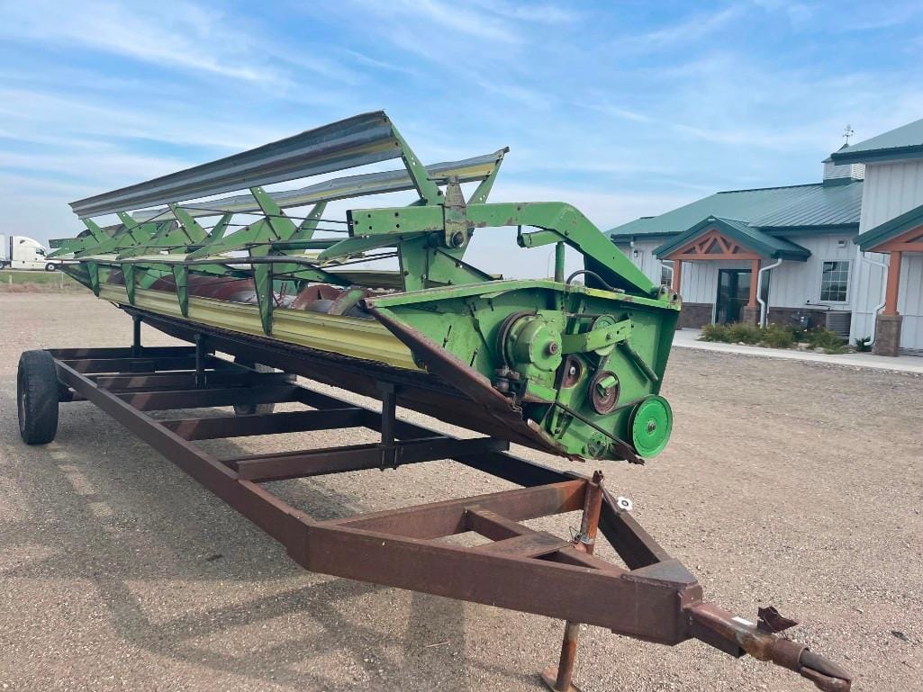 Main image John Deere 220