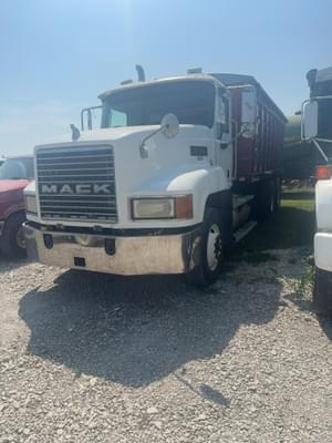 2003 Mack CH613 Image