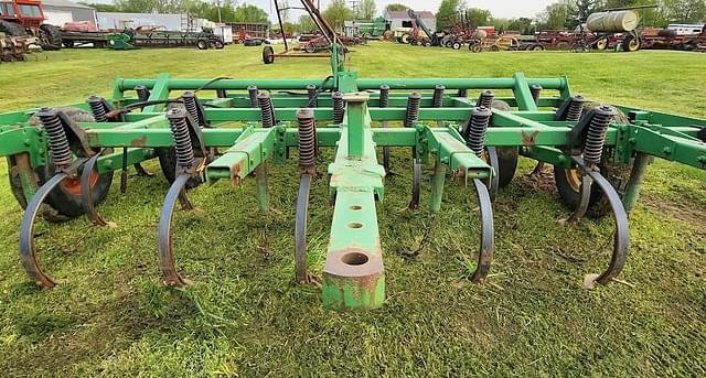 Thumbnail image John Deere 1000 1