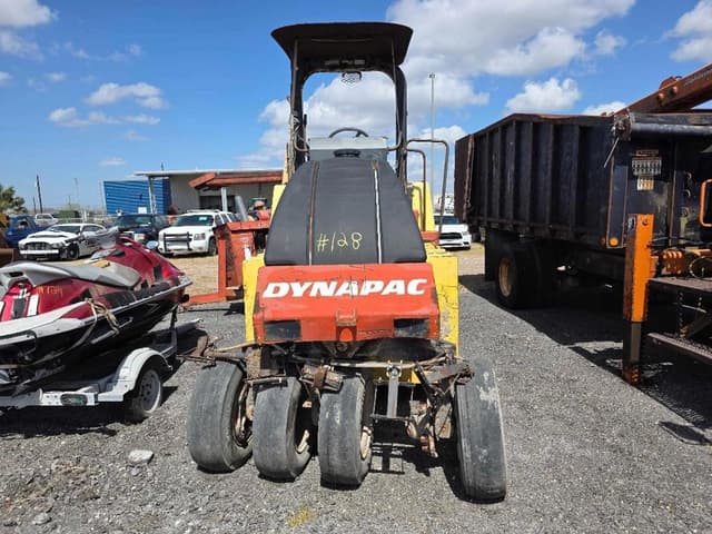 Image of DYNAPAC CP142 equipment image 2