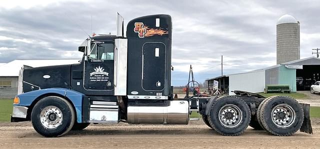 Image of Peterbilt 377 equipment image 1