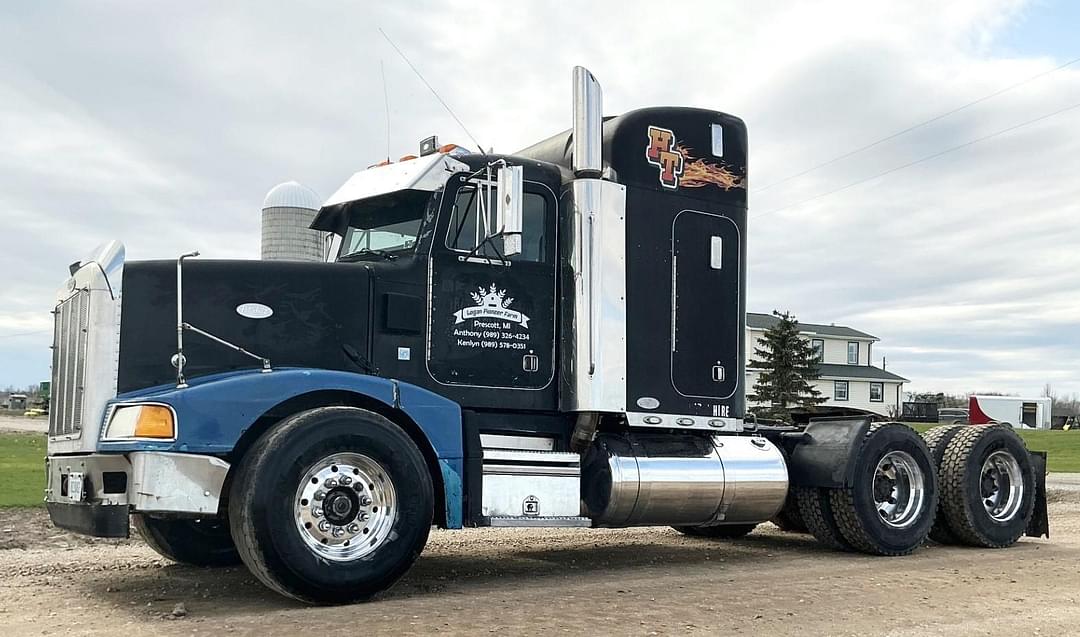 Image of Peterbilt 377 Primary image