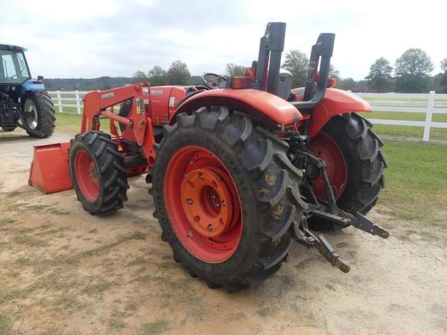 Image of Kubota M7060 equipment image 4