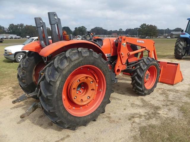 Image of Kubota M7060 equipment image 2