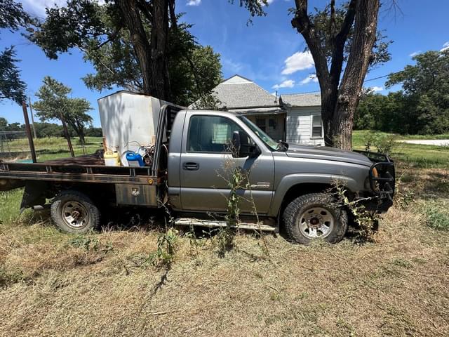 Image of Chevrolet 2500 equipment image 1