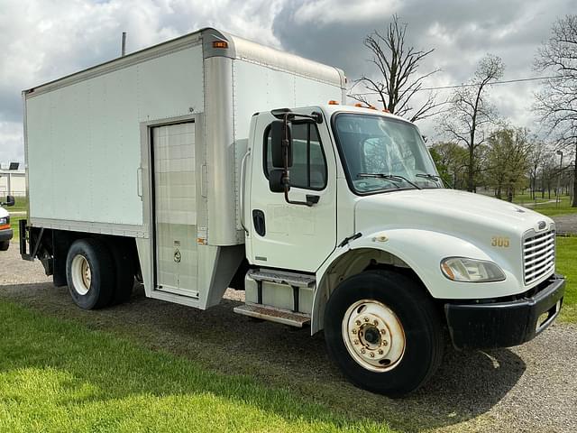 Image of Freightliner M2 equipment image 2