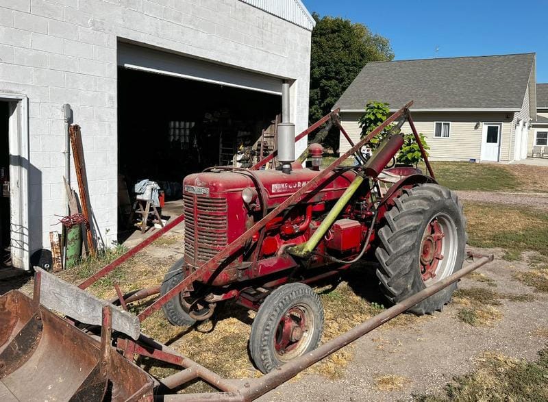 Main image McCormick-Deering W-6