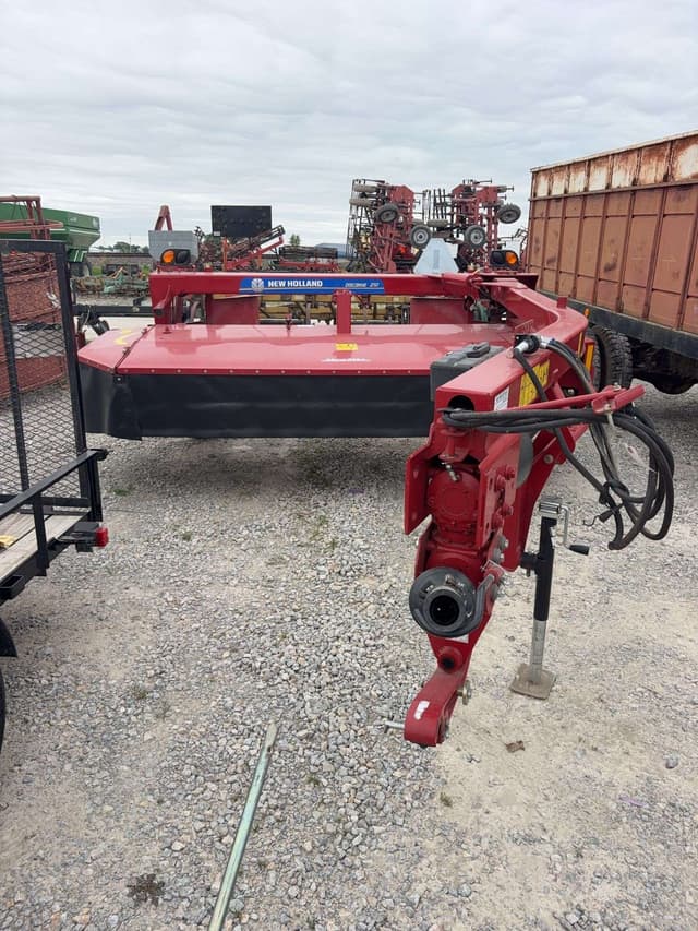 Image of New Holland 210 equipment image 1