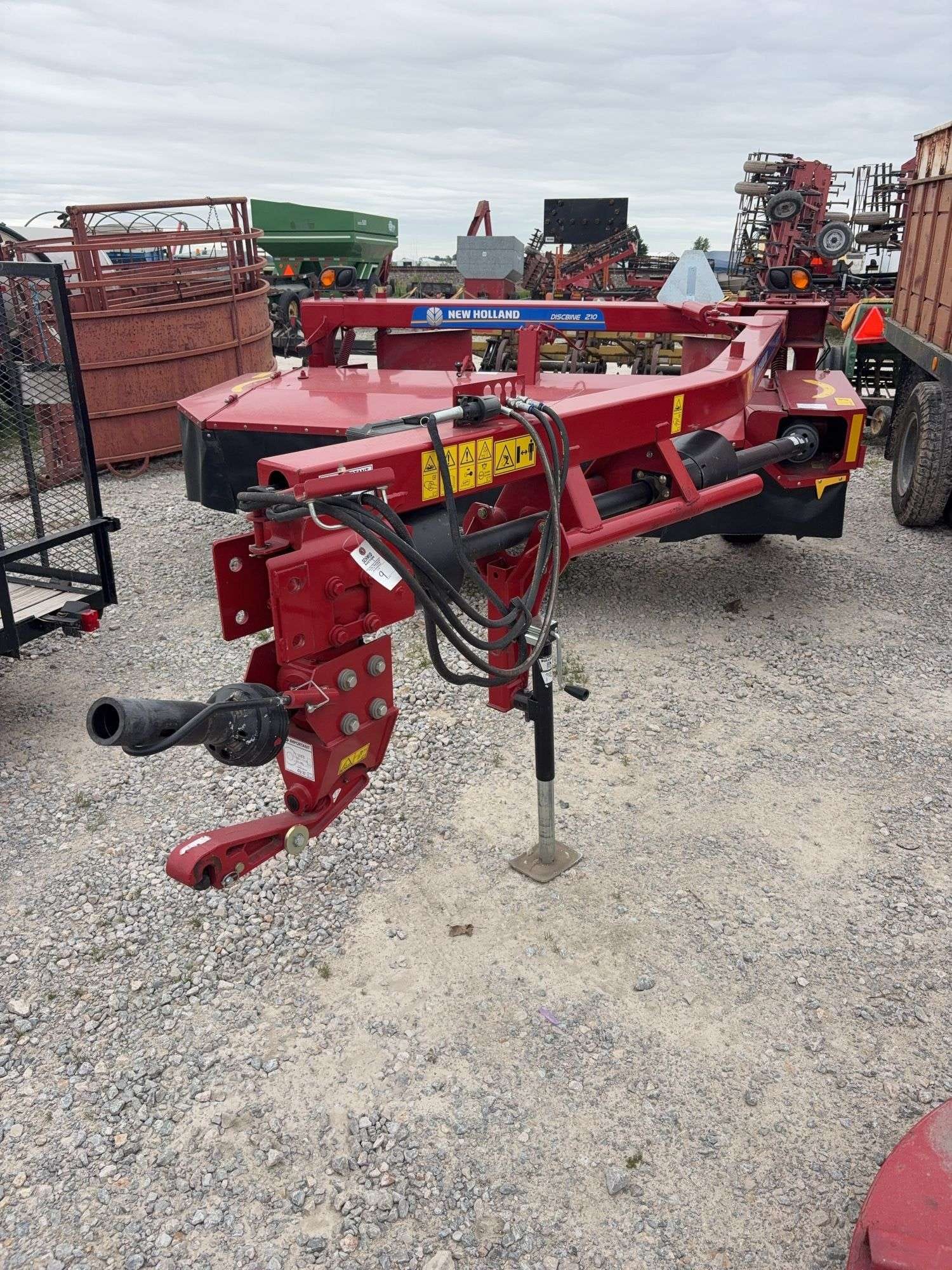 2022 New Holland 210 Equipment Image0