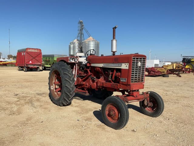Image of Farmall 656 equipment image 1
