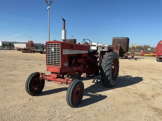 Image of Farmall 656 equipment image 3