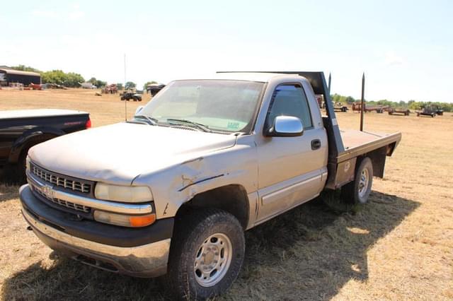 Image of Chevrolet 2500 equipment image 3