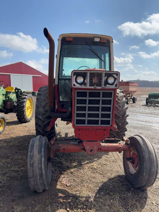 Image of International Harvester 1086 equipment image 2