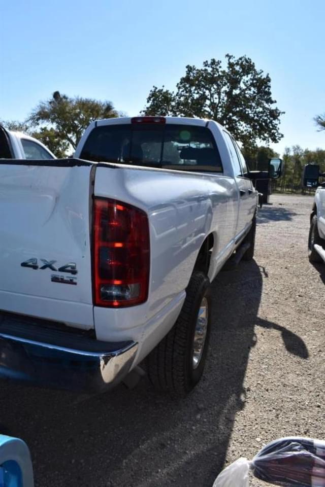 Image of Dodge Ram 3500 equipment image 2