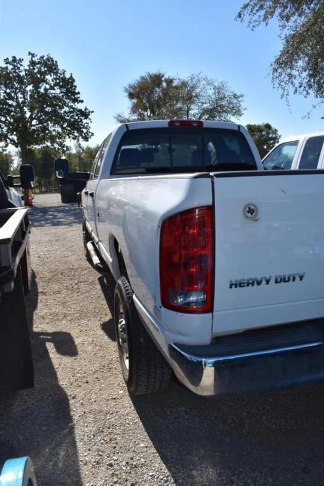 Image of Dodge Ram 3500 equipment image 3