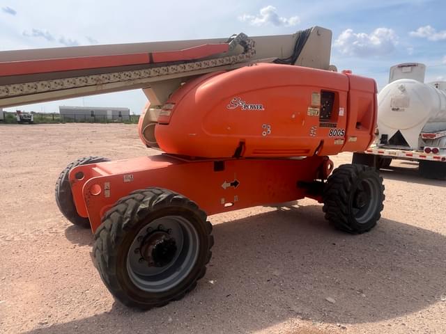 Image of JLG 800S equipment image 2