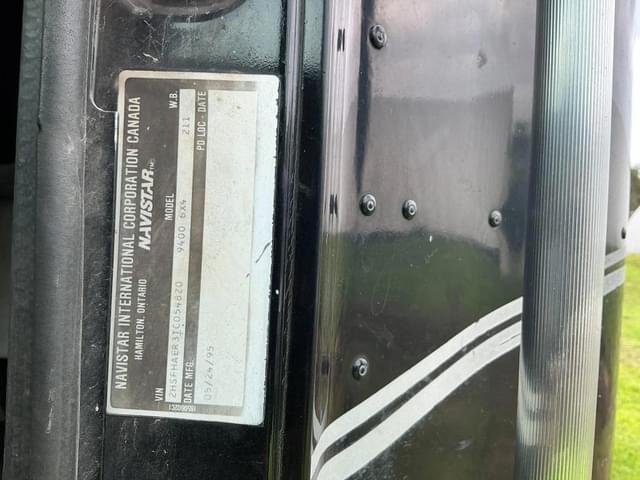 Image of International 9400 equipment image 3