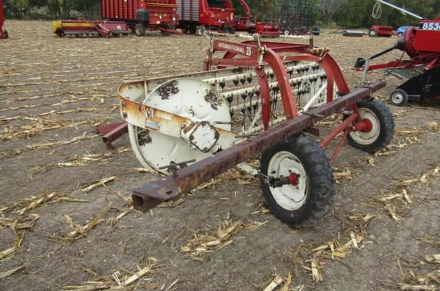 Image of International Harvester 35 equipment image 2