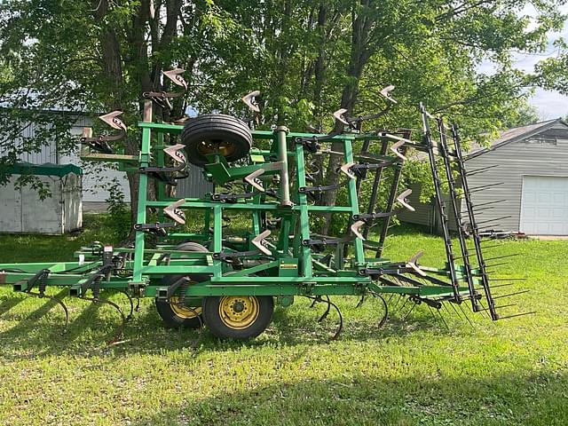 Image of John Deere 960 equipment image 2