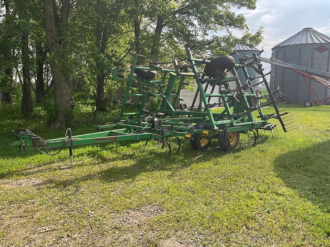 Image of John Deere 960 Primary image