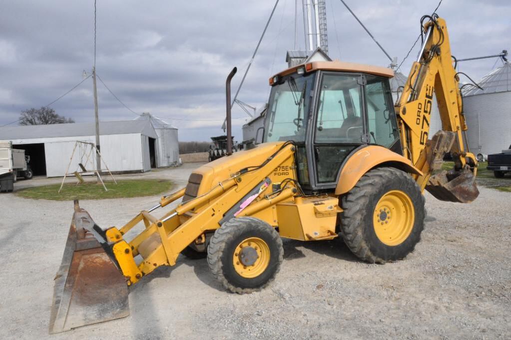 Main image Ford 575E