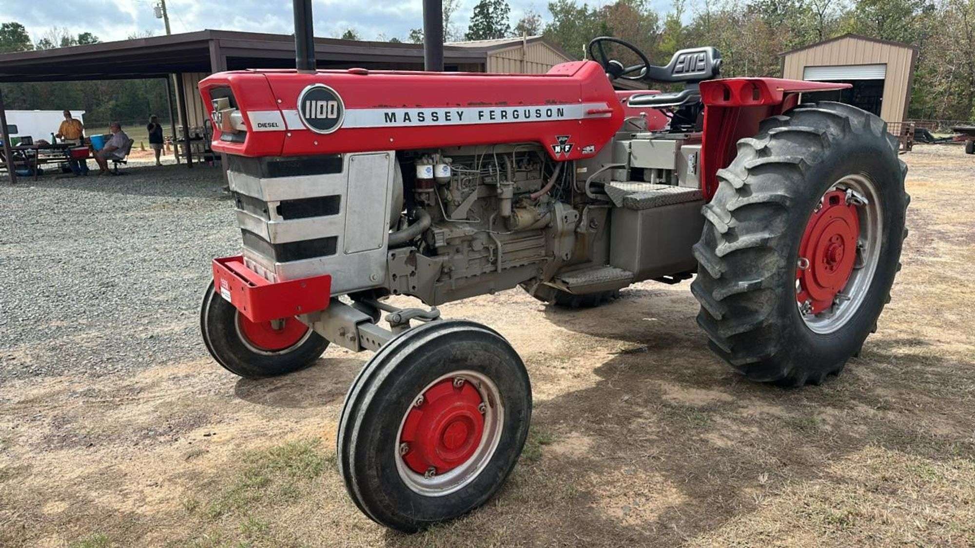 Massey Ferguson 1100 Equipment Image0