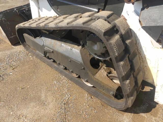 Image of Bobcat T64 equipment image 4