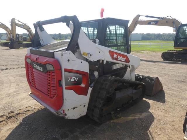 Image of Bobcat T64 equipment image 2