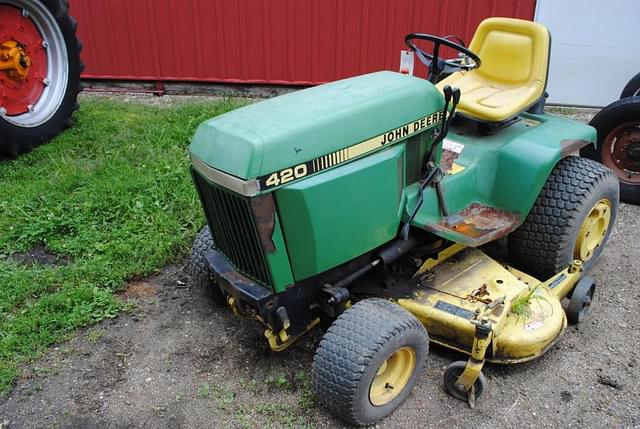 Image of John Deere 420 equipment image 3