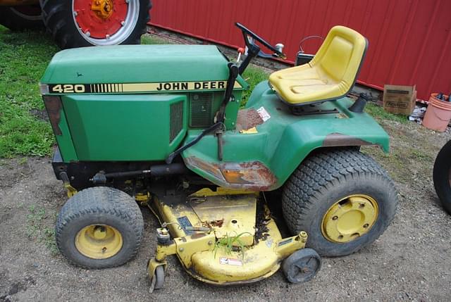 Image of John Deere 420 equipment image 4